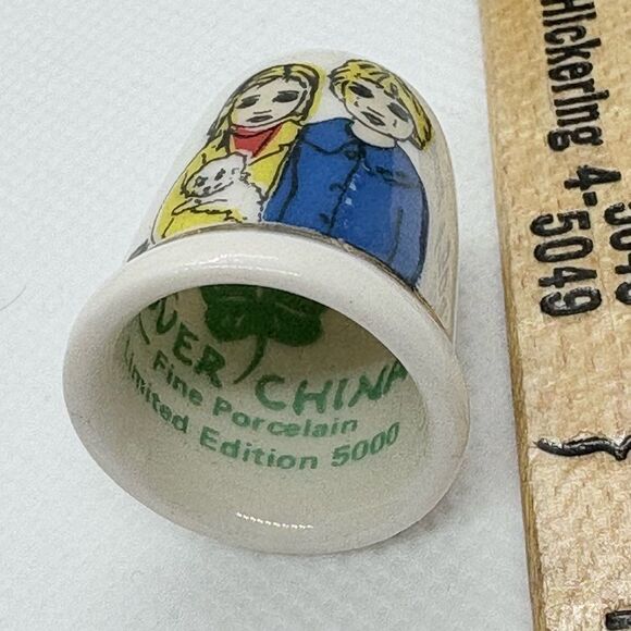 Vintage Ltd Ed. Clover Thimble “Lost” a painting claimed to be by Walter Keane - Picture 7 of 11